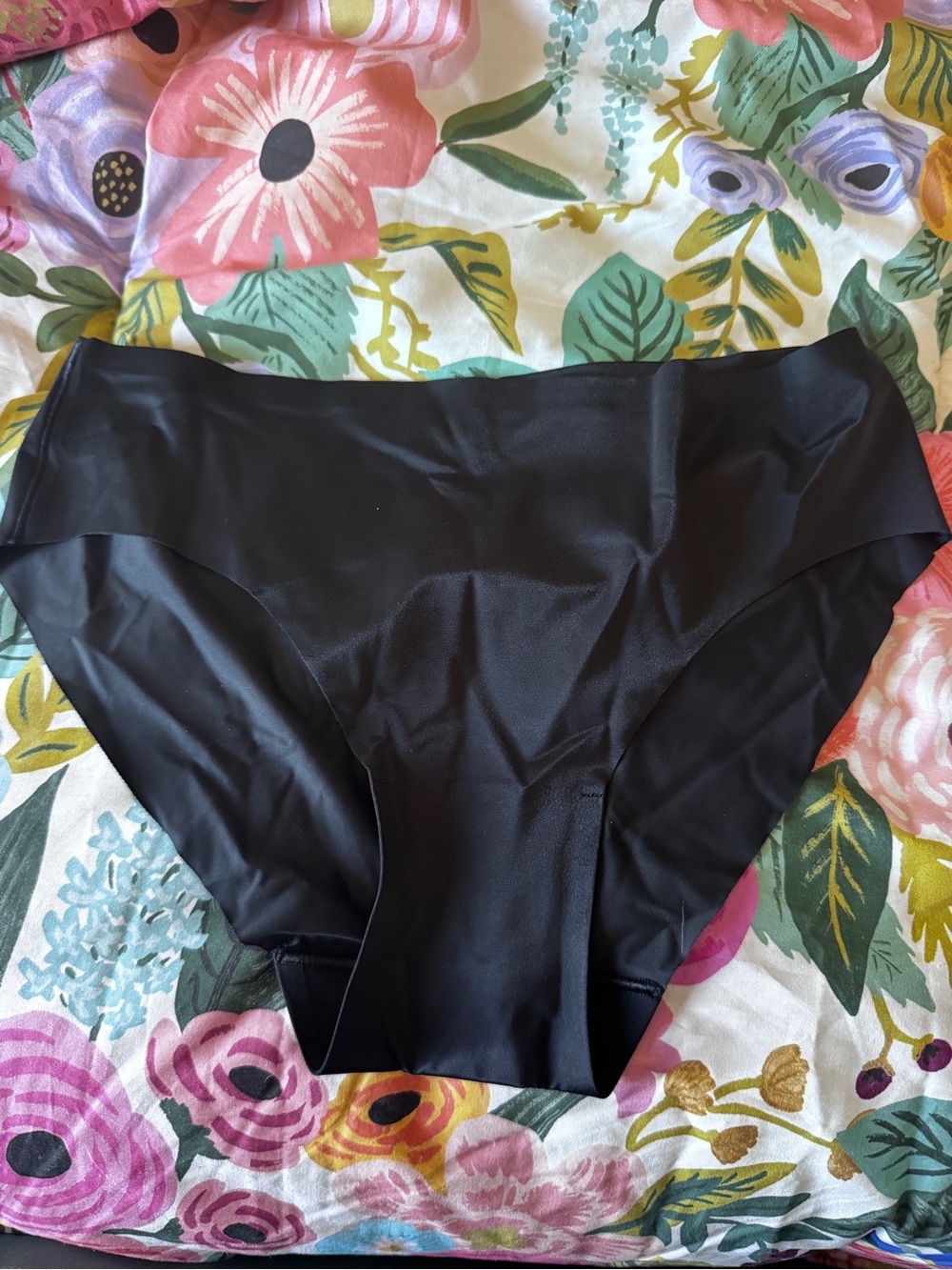 LuLuLemon Invisiwear mid-rise Bikini Underwear NWT - Picture 2 of 3